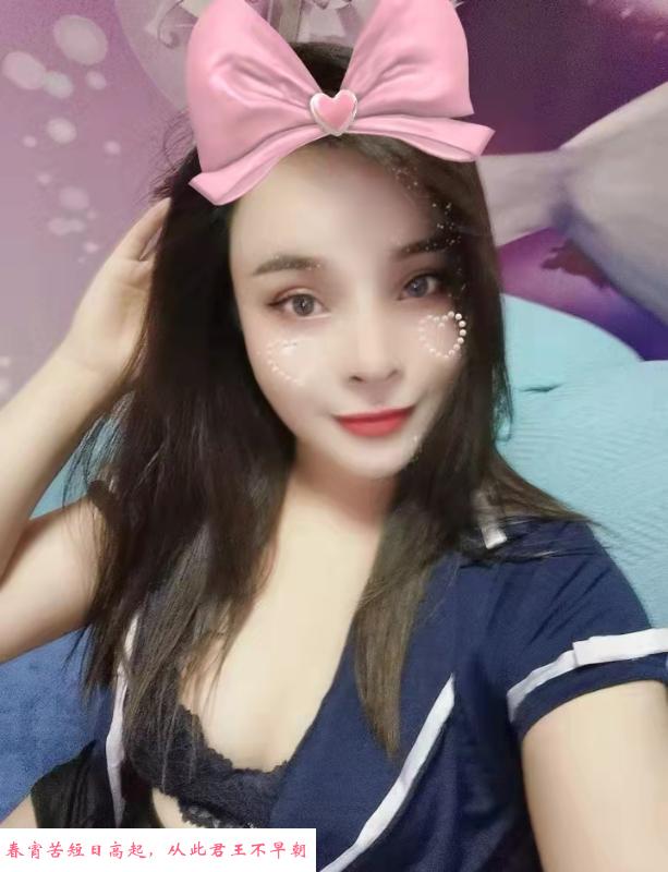 跳艳舞的小萌妹 第1张