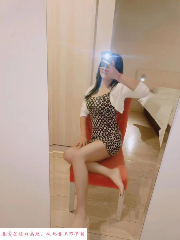 武汉刚下海长腿女孩 第3张
