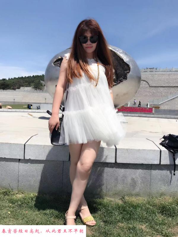 喜欢旅游的少妇 第3张