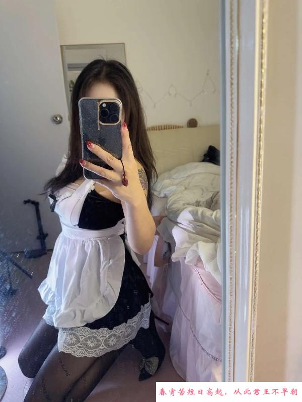 制服纹身妹雅诗 第3张