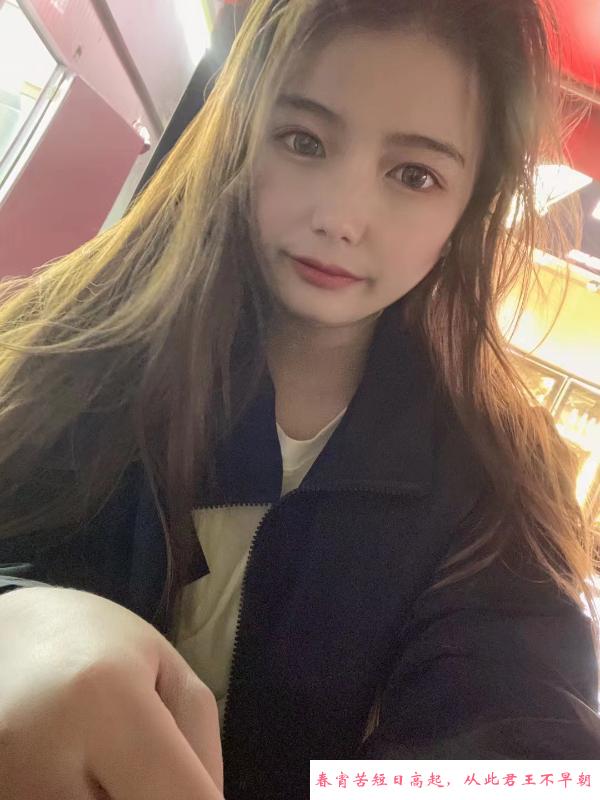 肉感妹子 第1张