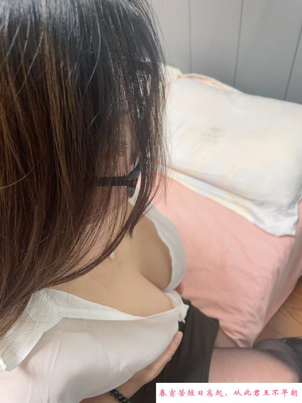 返食大奶少妇 第3张