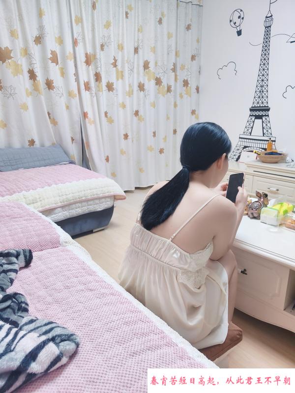 白嫩小巧少妇 第4张