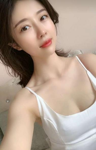 性感的小仙女 第1张