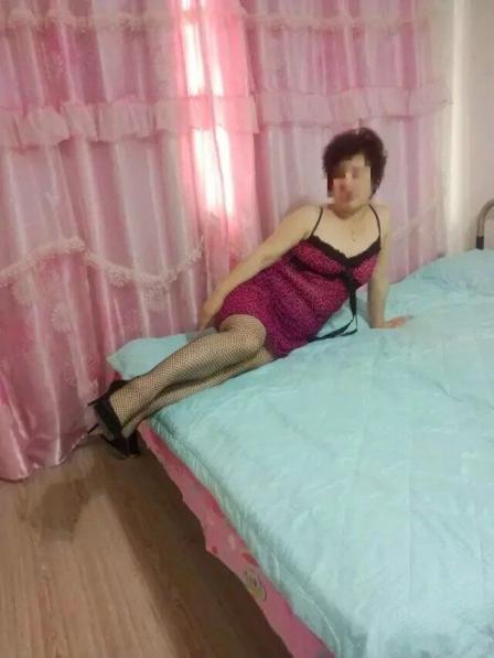 熟女依依姐 第1张