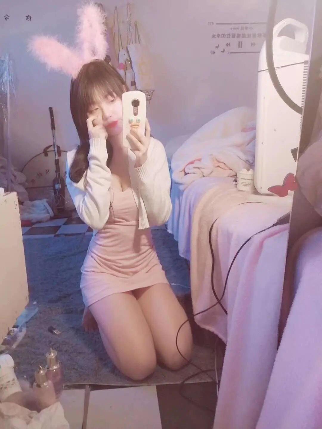 分享一个干净灵活嫩妹 第2张