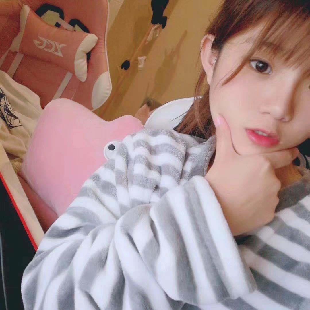 红旗河沟佰乐街18岁学生兼职小妹子 第3张