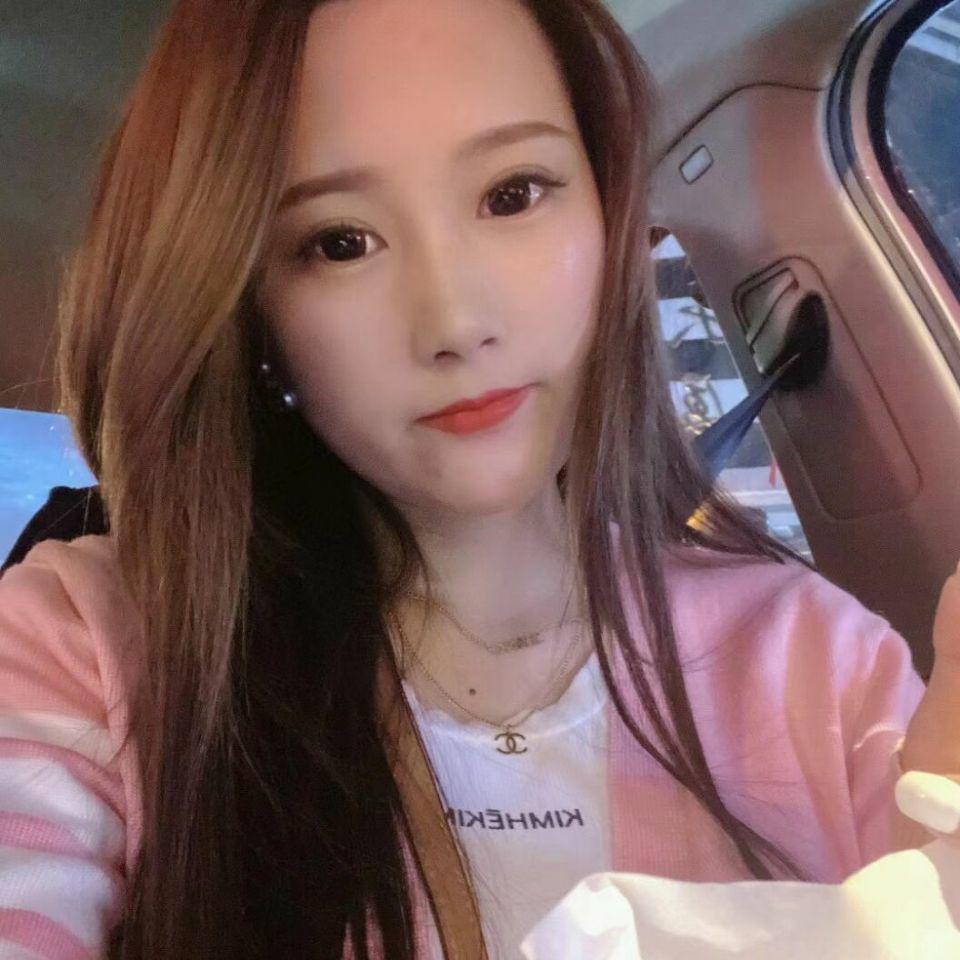 才下水不到半年，还能拍视频的00后嫩妹 第1张