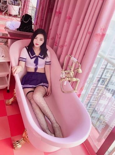 昆明长腿美女 第1张