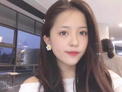 二十岁小妹妹嫩的一批性欲强 第2张