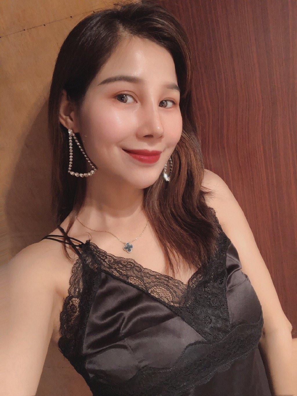 杭州珊儿气质女神.身材一级棒粉.嫩太滑了颜值高服务好 第2张