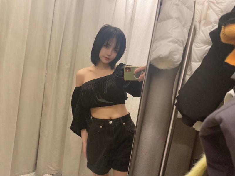 服务很热情的妹子 第2张