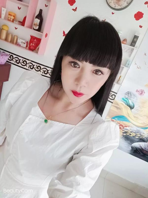 路边店的站街女够骚 第2张