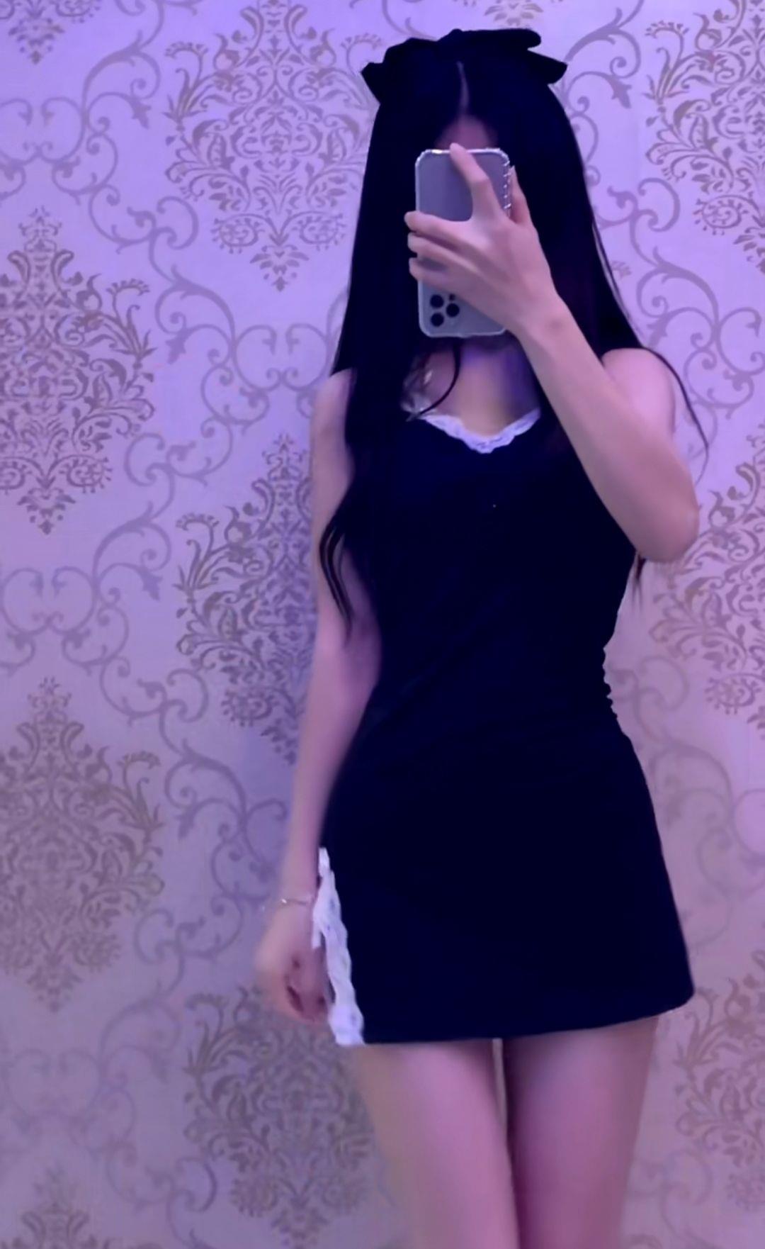 性感美女模特一线天 第1张