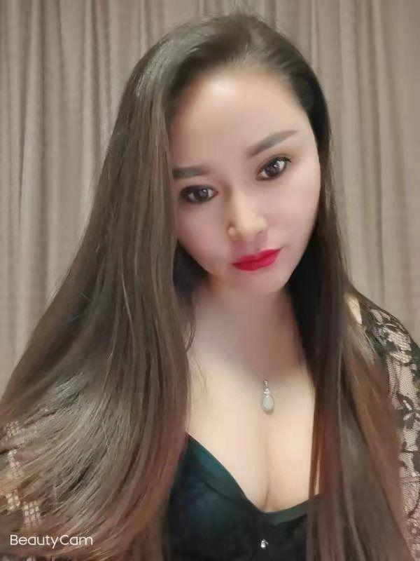 爆操哈尔滨豪乳骚妇，尽情发泄还可双飞 第2张