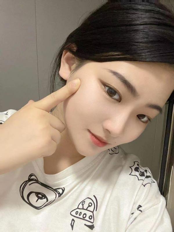 小夏是个大美女 第1张