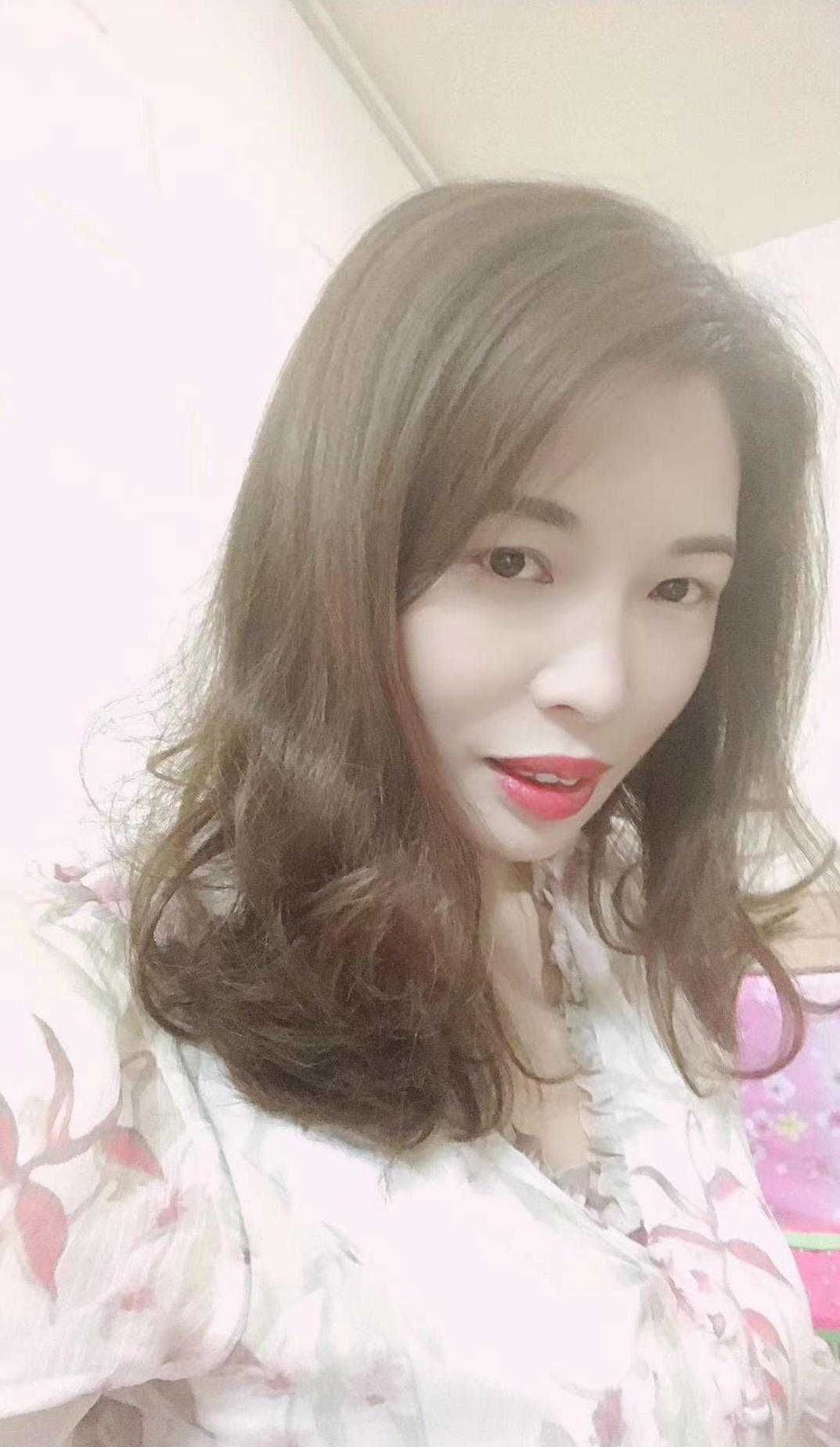 性价比超高的大胸熟女 第4张