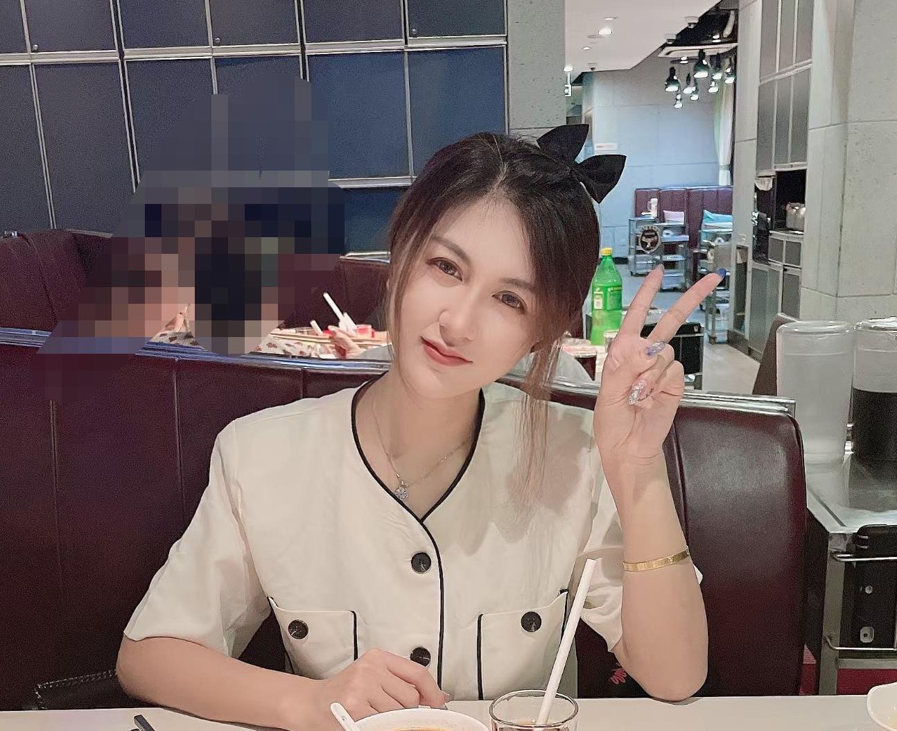 南山大长腿丰满Amy 第2张