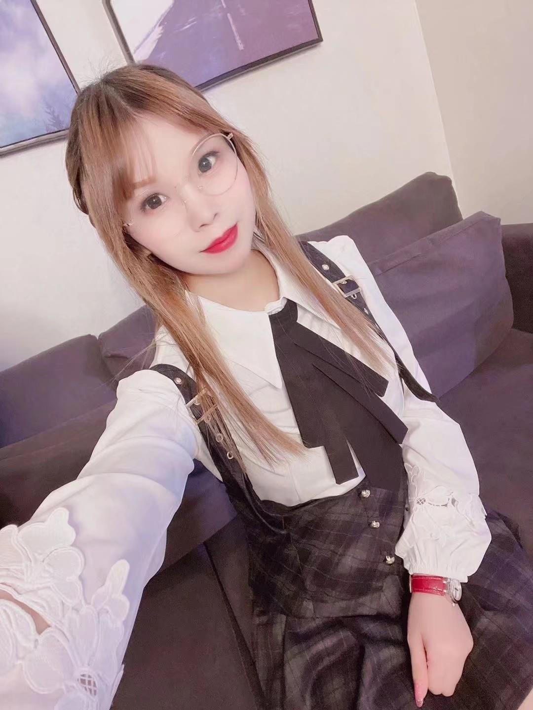 天河00后妹妹 第2张