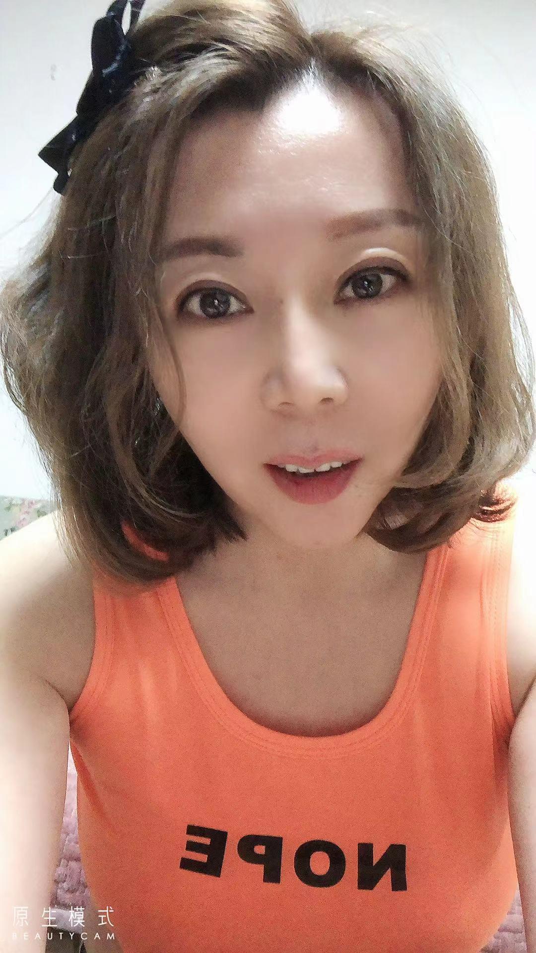 朝阳气质美女 第2张