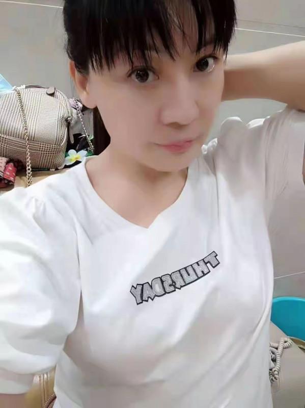 宝安大胸肥臀少妇 第2张