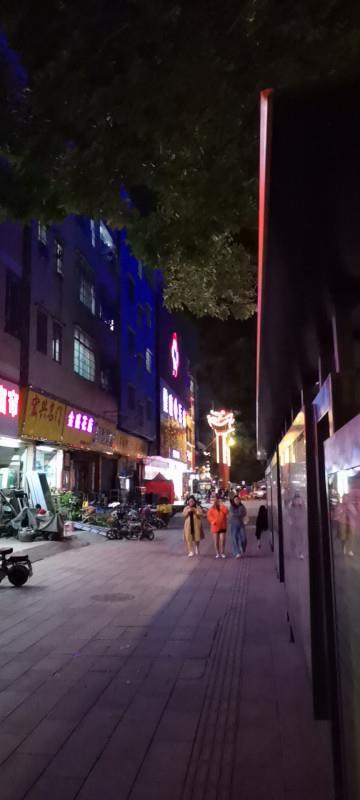 白云大奶妹是假的 第2张