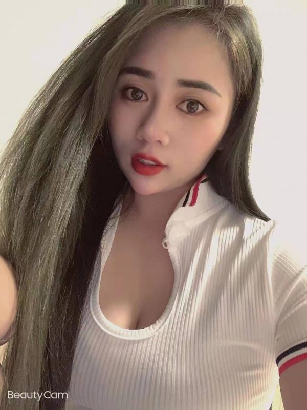 大胸颜值不错 第2张