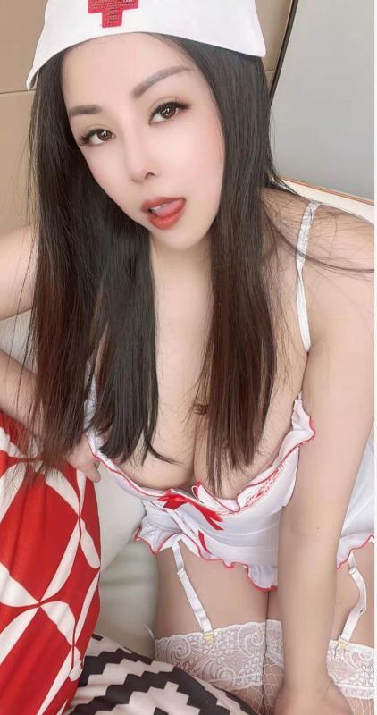 海珠小良家依依 第2张
