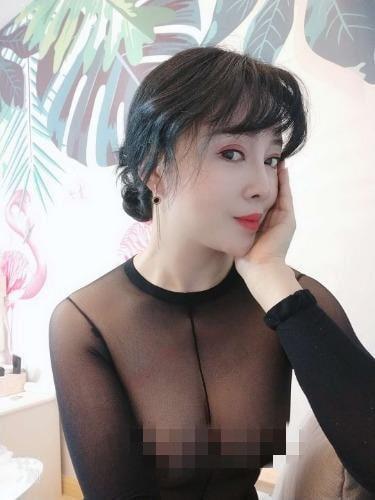 小巧玲珑奶子大的少妇 第1张