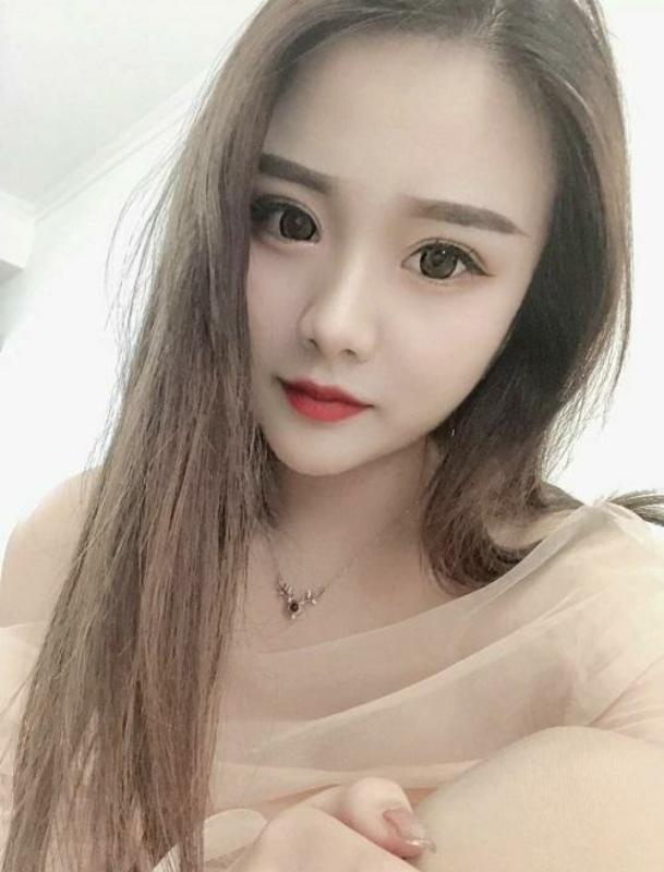 服务不错的美女 第2张