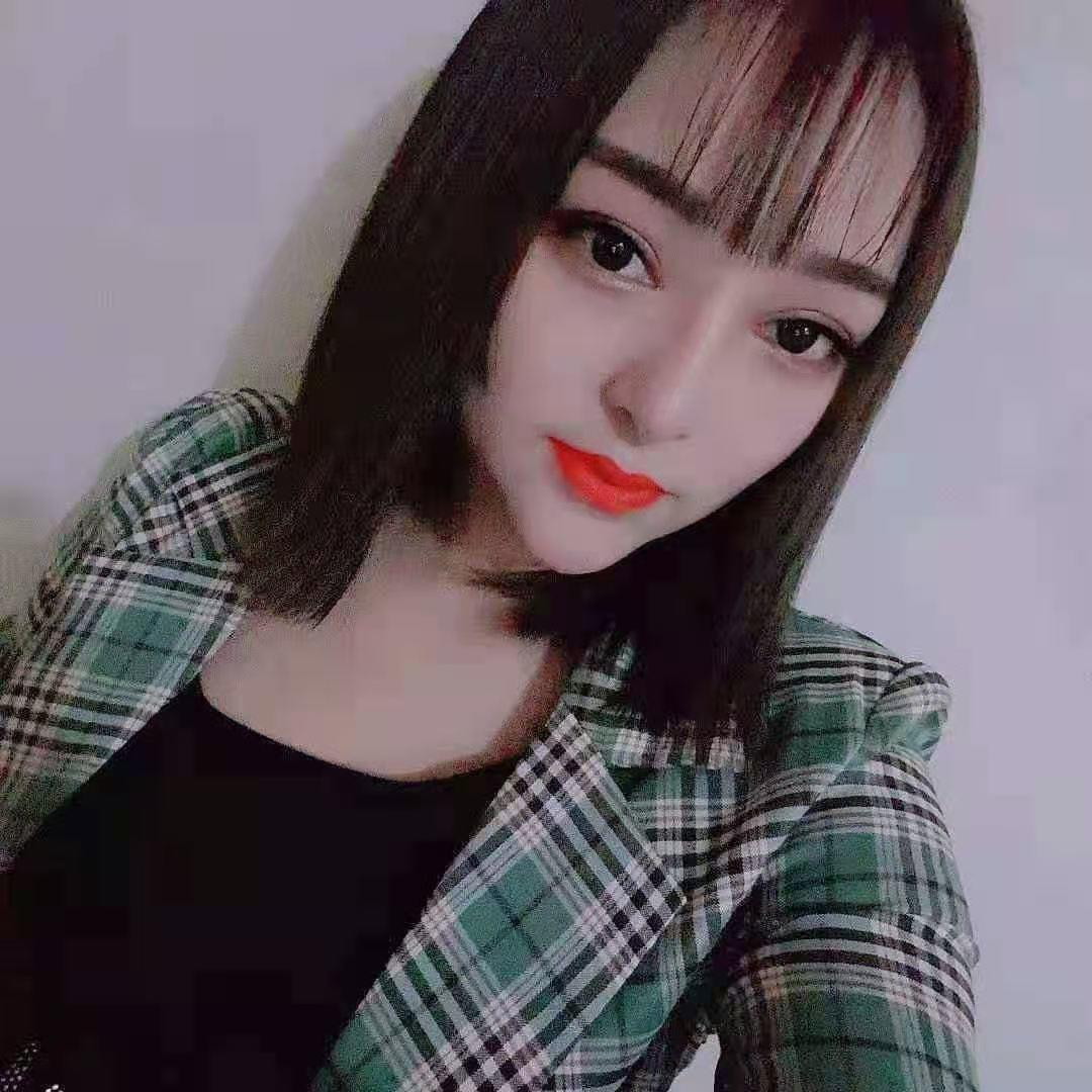 胸很大的年轻妹子，颜值控可以冲 第1张