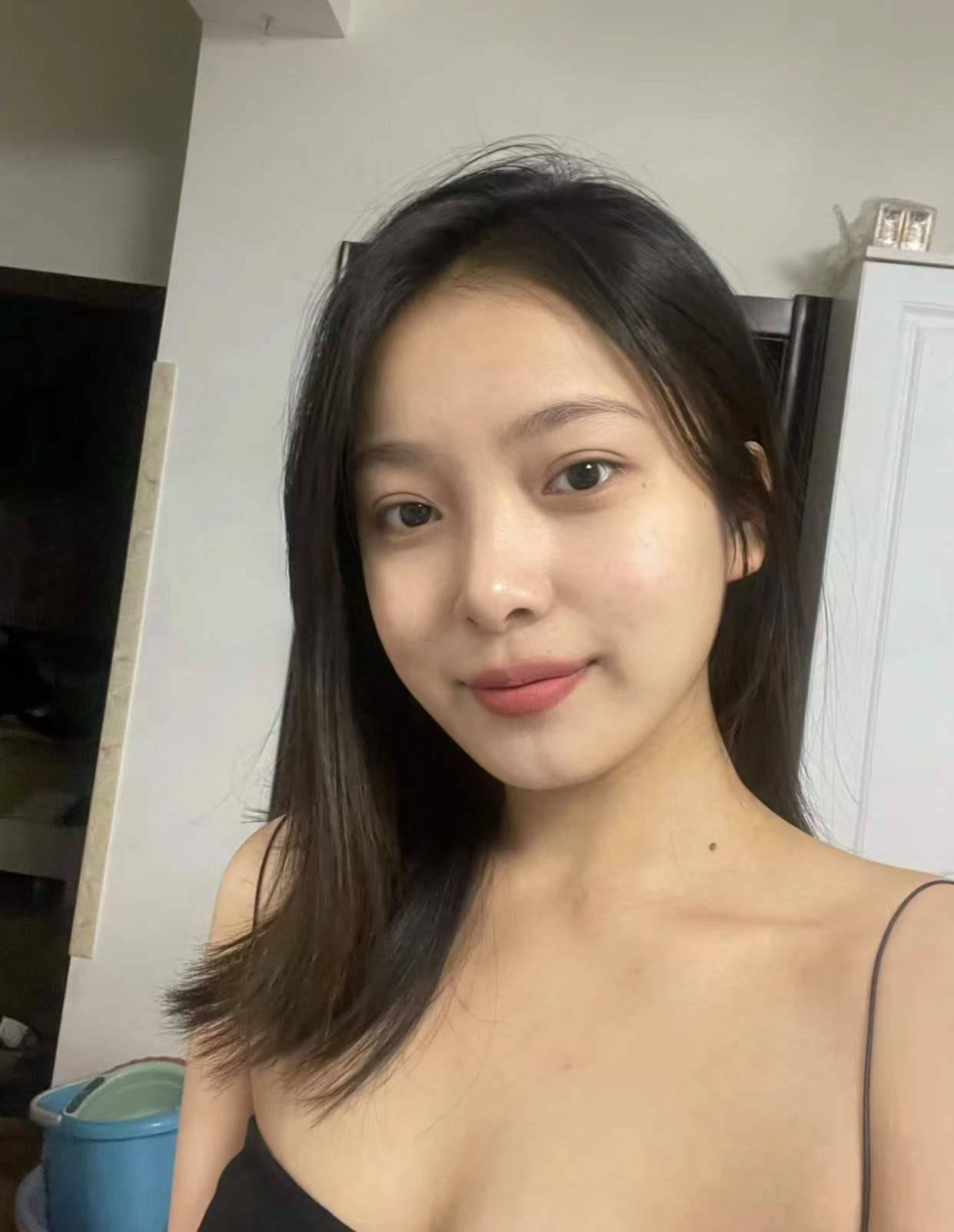 雨花舞蹈妹，颜值在线 第1张
