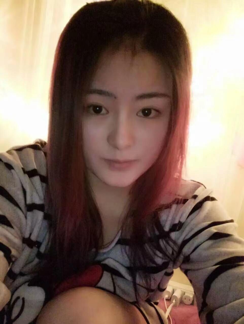 雨花区小嫩妹，干着很哇塞，水太多了，床单湿一大块 第1张