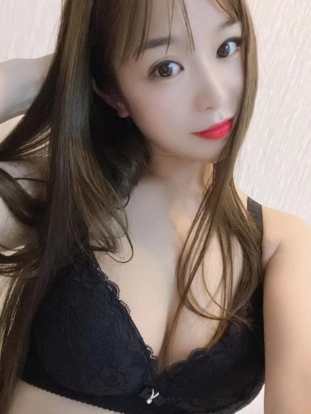 验证20岁嫩妹芸芸，特别水灵，特别嫩 第1张