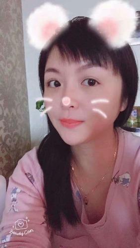东门一白嫩大波妹 第1张