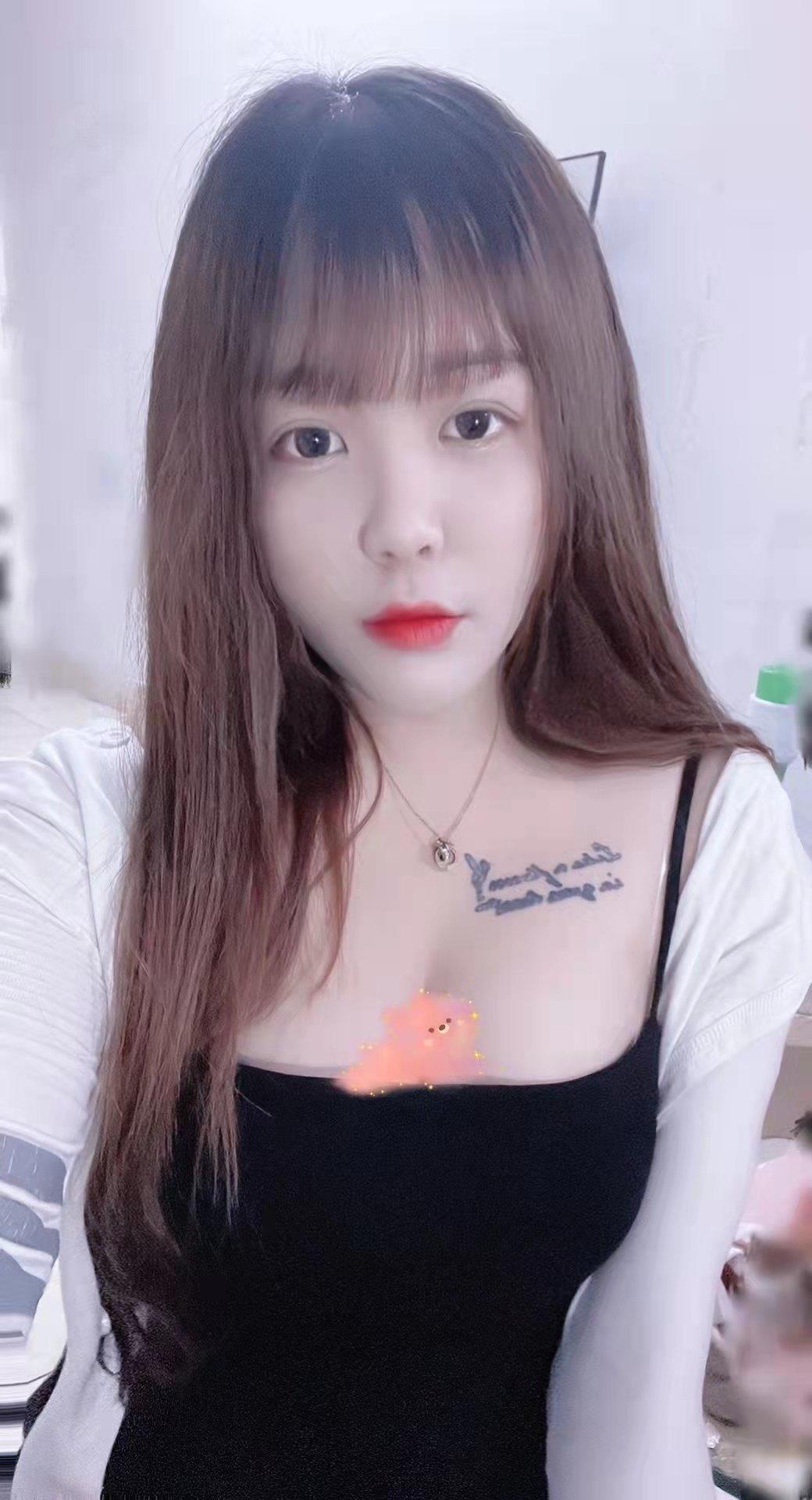 御姐型身材,胸大屁股大叫声骚 第1张