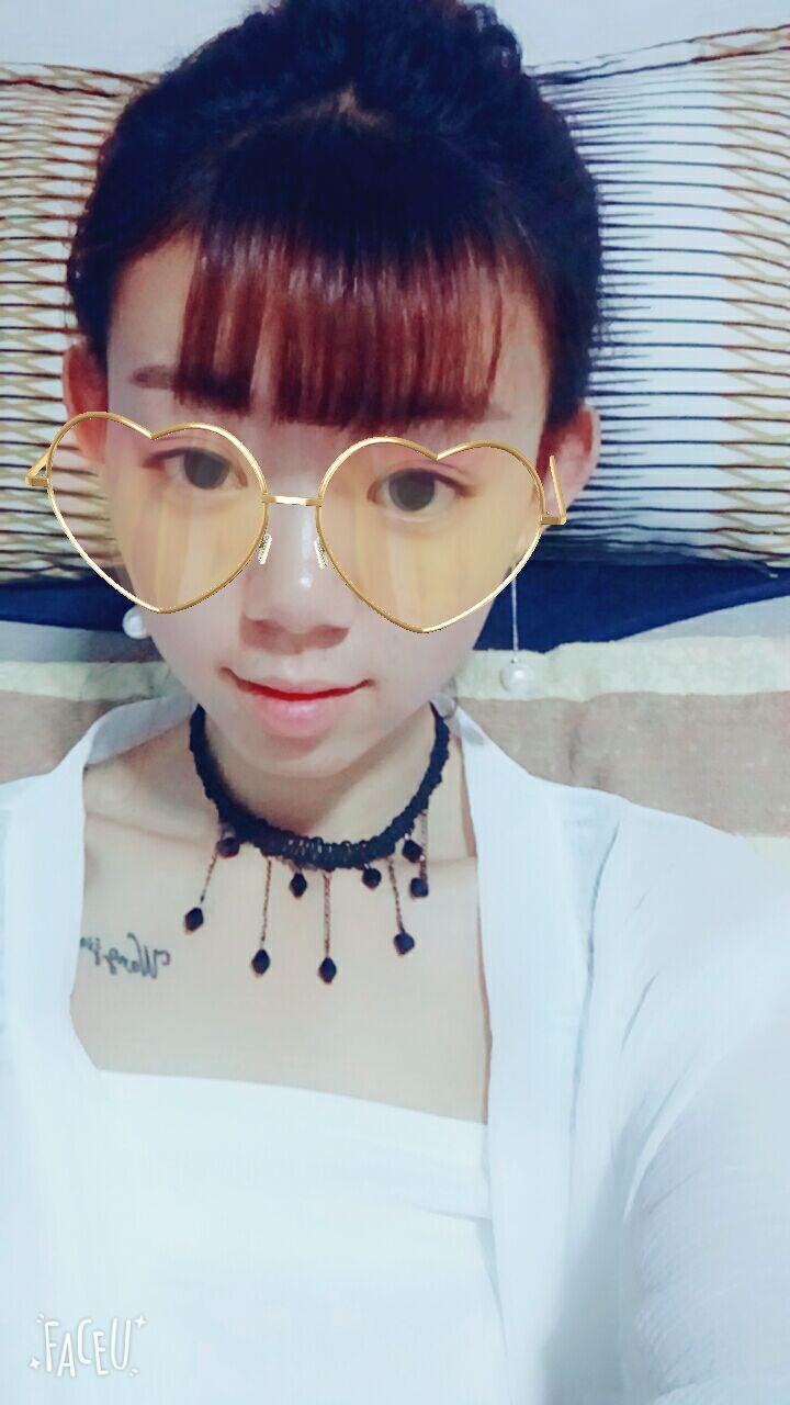 棚户区干化妆的小妹妹 第1张