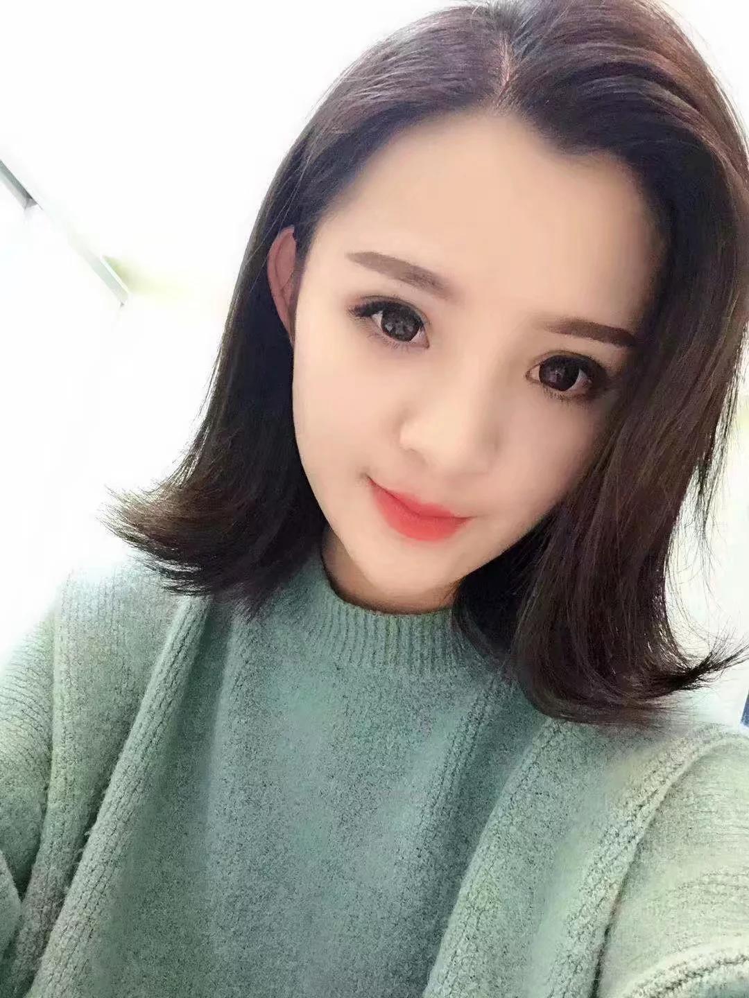 性感白嫩的美女小姐姐 第2张