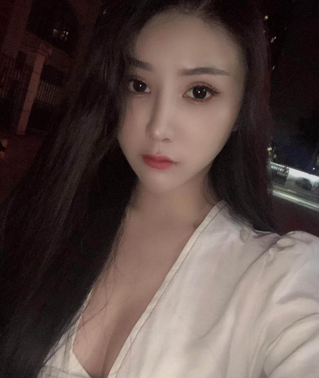 芙蓉区迷人少妇，热情奔放，胸大屁股翘 第2张
