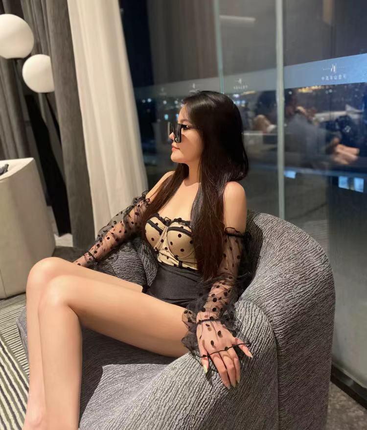 徐东长腿大熊妹 第2张
