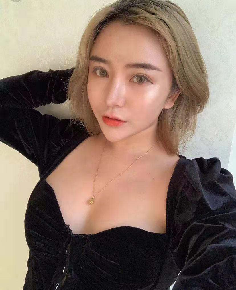 周末战斗百子湾的可爱性感00后可乐妹妹 第3张