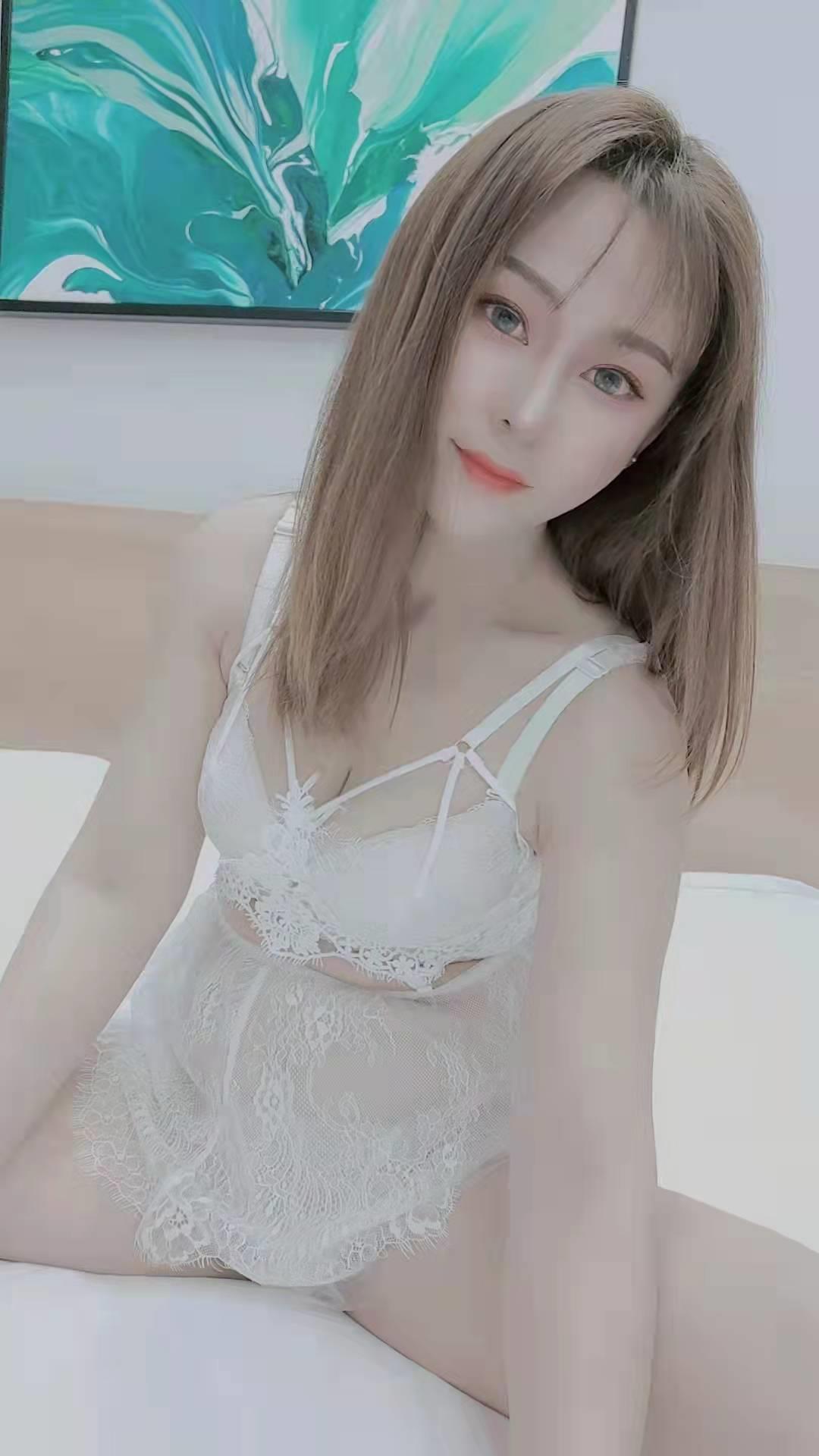 角门东，红色高跟鞋的白嫩大胸妹思思 第3张