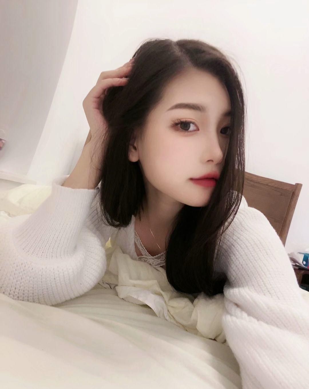 浦东区找的一个清秀妹子，下面很浅也很紧 第3张