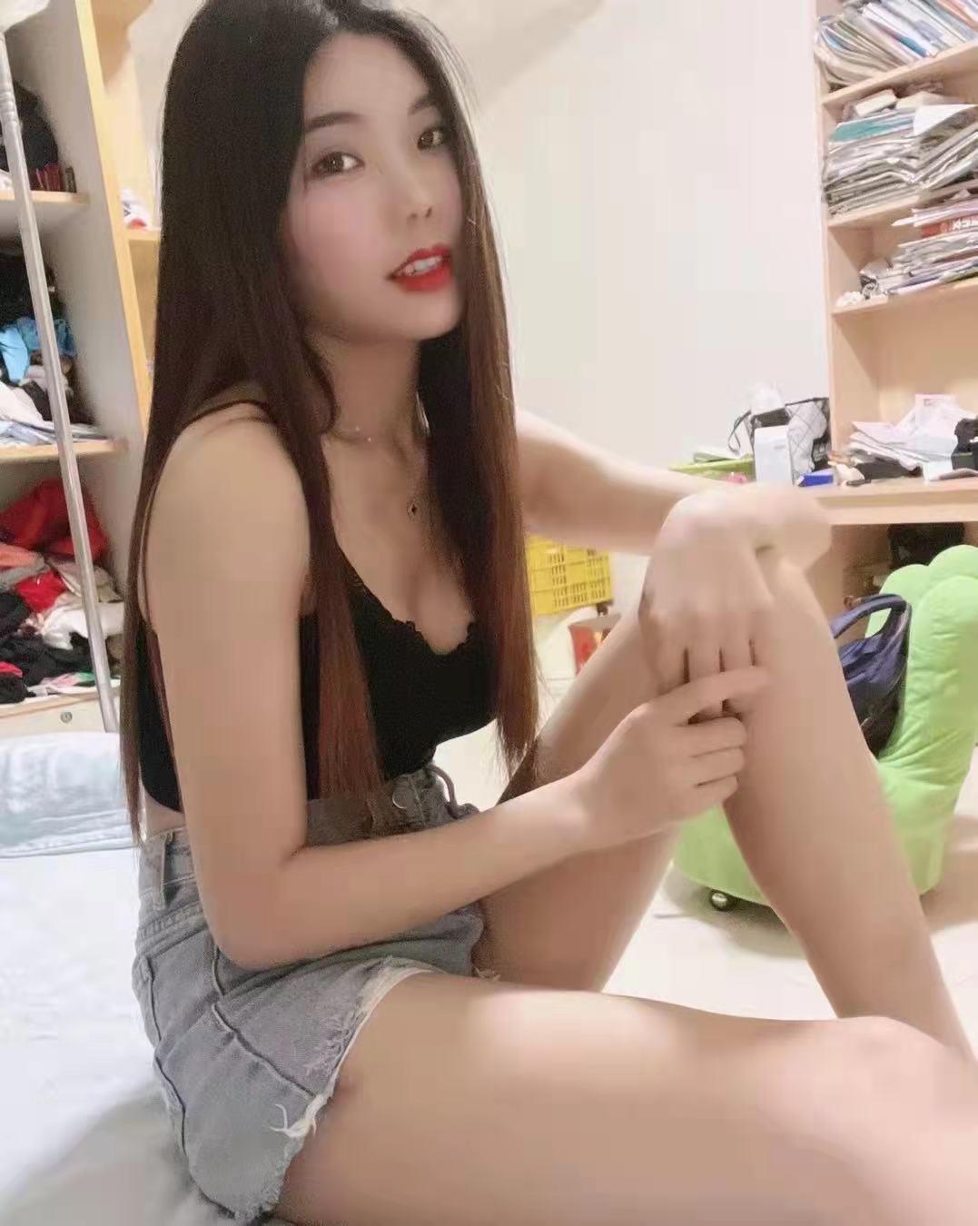 清纯可爱红虹，气质很斯文很淑女 第1张