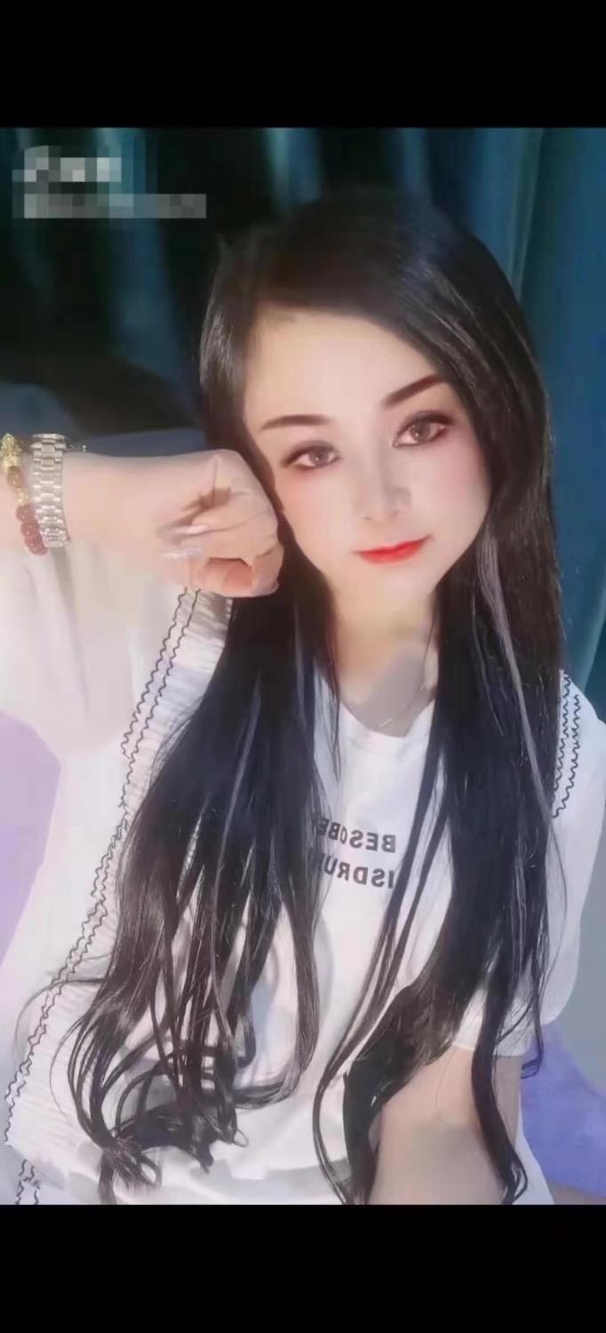 体验风骚少妇 第2张