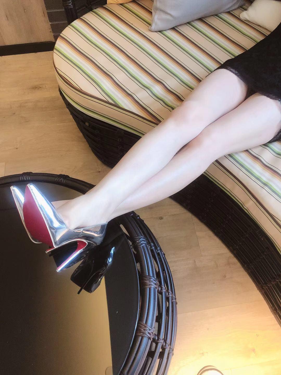 非常推荐的东郊极品美腿 第4张