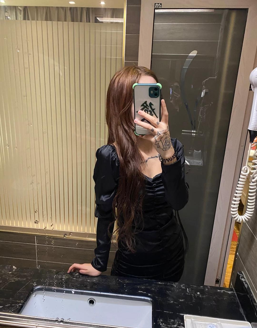 纹身小姐姐毛少水多会调情 第3张